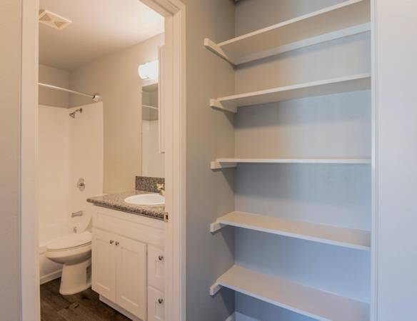 $1,600 / 1br - $500 SAVINGS NOW - Open 1B - Highly Rated, Extra Storage (Sacramento)64044028989570124