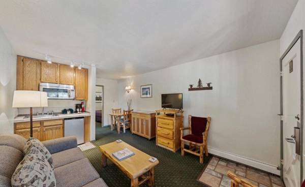 $1,250 / 1br - The Lodge at Lake Tahoe 1 Bedroom Time share (South Lake Tahoe)64149635427842122