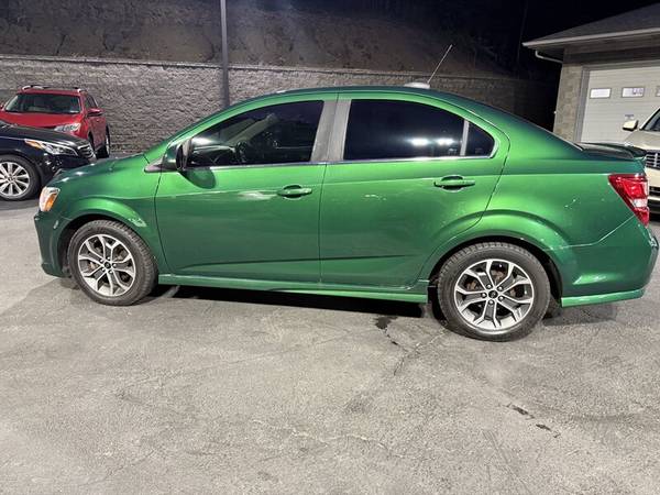 2018 Chevrolet Sonic LT    Financing for Everyone !! - $8,95063625214457091121