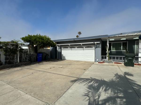 $4,000 / 3br - 3045ft2 - IMPERIAL BEACH HOUSE FOR RENT 3BR / 2 BA/ 2 CAR GARAGE (IMPERIAL BEACH)63819155388673124