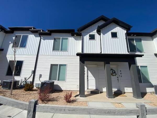 $1,595 / 3br - *** MOVE-IN DISCOUNT *** 3 Bedroom 2 bath with Garage- Townhouse (Cedar City)63932585947139120