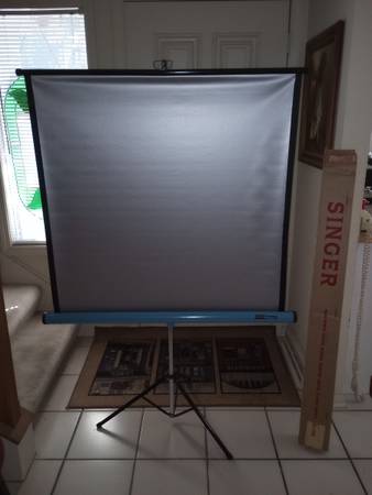 Proyector de diapositivas, clasificador iluminado y pantalla de proyección - $65 (Madison)63471318111745123