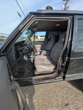 1996 jeep Cherokee - $4,500 (Tacoma)63474997520643124