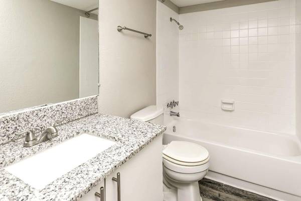 $985 / 1br - 652ft2 - Selected, On-Site Maintenance, Plank Flooring, Walk-In Closets63968760234115122