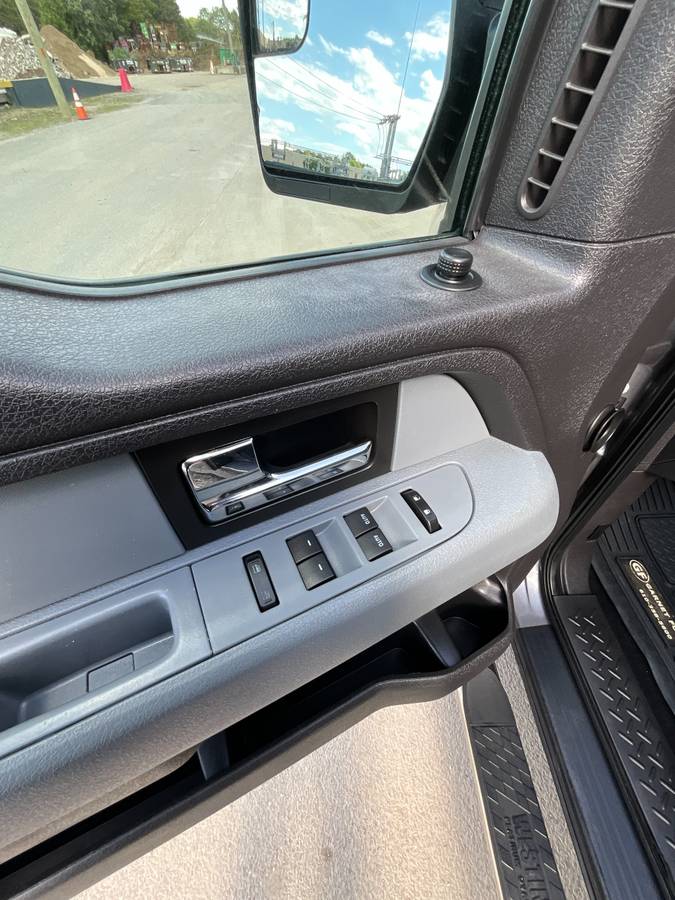 2012 Ford F-150 XLT 4x4 SuperCab         **NO ROT**   **LOW MILES**
