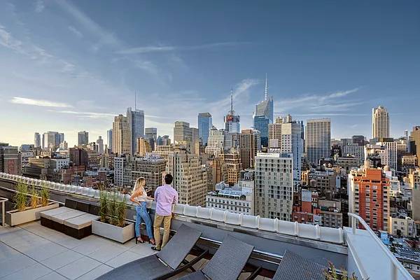 $2,400 / 3br - 110ft2 - 1 room in 3 Bed / 2 Bath in Herald Towers (Sublet) (Midtown)64033456481538120