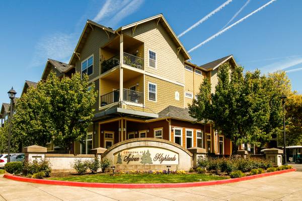 $1,440 / 1br - 560ft2 - Vista de West Hills  ¡Tome una taza de café con la vida silvestre!! (Portland)63831397616513120
