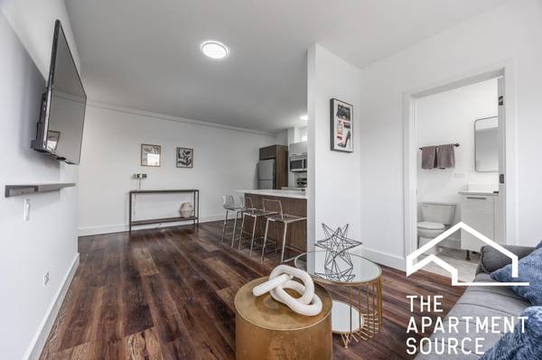 $1,784 / 1br - 550ft2 - 1553 West Hollywood Ave. 303, Chicago, IL 60660 (Chicago)63960148159363123