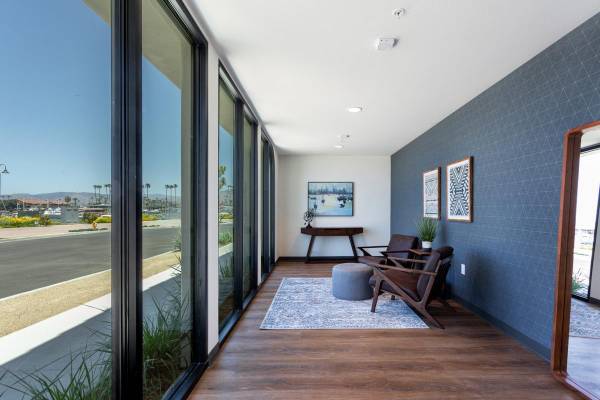 $3,195 / 1br - 785ft2 - Stunning harbor & sunset views, Soaking tub & separate shower (Ventura)63800280420483123