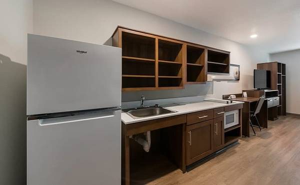 $1,595 / 1br - Fitness Center, Cable/Satellite TV, Accessible Room (11530 Lakeridge Pkwy, Ashland, VA)64027113576835124