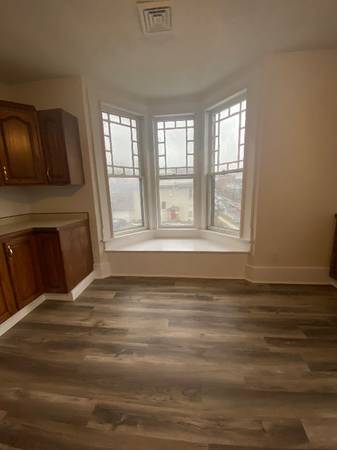 $1050.00 / 4br - Spacious 4 Bed Unit in Cambridge, OH - Available 3/10/2025 - $105063686032559105123