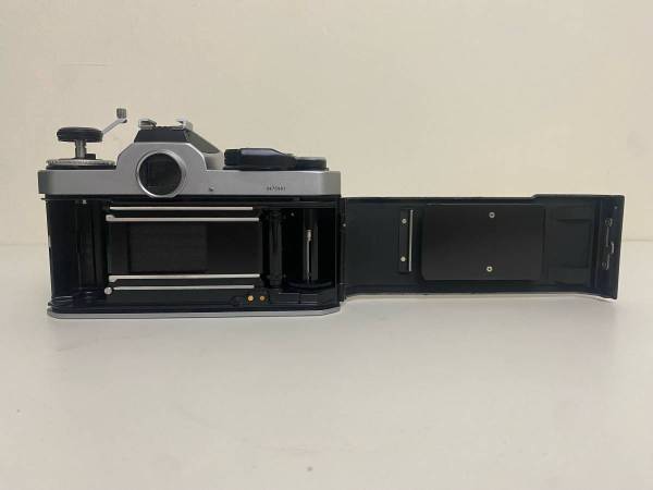 Nikon FE2 SLR Film Camera Setup Vintage 1986 – MINT Condition