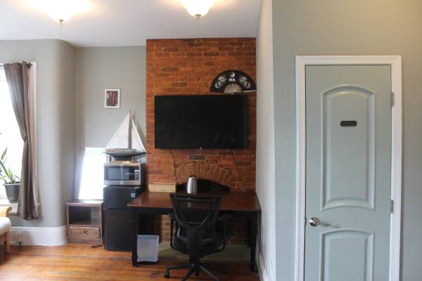 $1,000 / 1br - 200ft2 - Sublease Oct & Nov 2025 for $1000/m, private bathroom, next to metro. (Columbia Heights)63779464390403122
