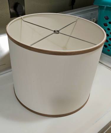 Elegant White and Gold Lamp Shade 1