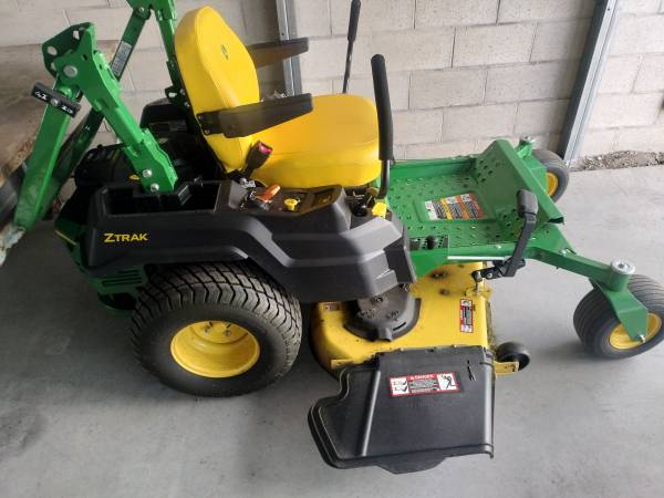 John Deere zero turn 1