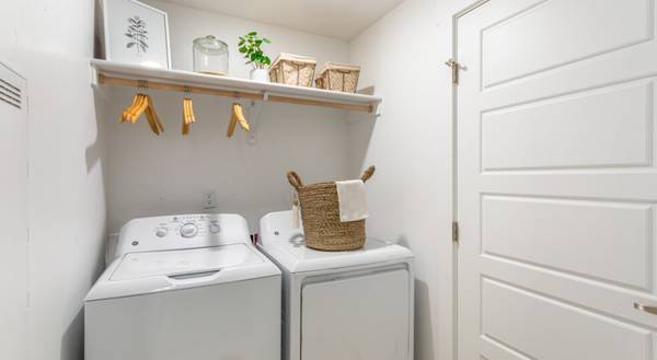 $1,475 / 1br - 585ft2 - Polished Finishes & Gourmet Kitchens-1 BR Luxury Living (12000 W Fairview Ave. Boise, ID)63794970768513121