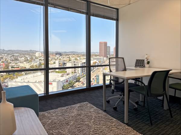 $1,253 Oficinas Ejecutivas Listas para Usar en Brentwood! (Los Ángeles)63774439528067124