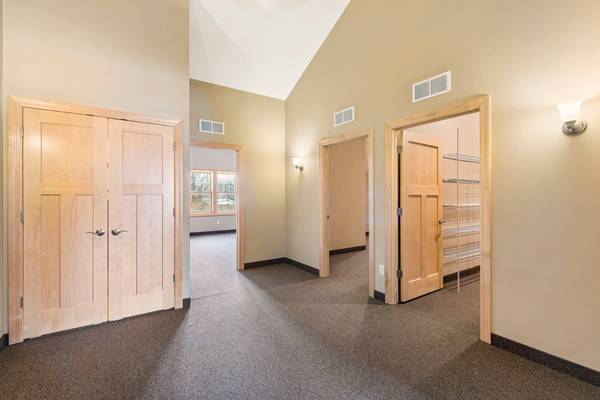$380 / 174ft2 - Burnsville Small office Suites starting at $380 Wi-Fi (Burnsville/Lakeville Health/Medical and Beauty Ok)64151016567810122