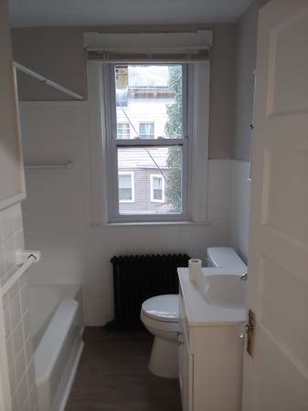 $2100.00 / 3br - Newly Renovated 3 Bedroom 1.5 Bath Multi-level Apartment63762871466497120