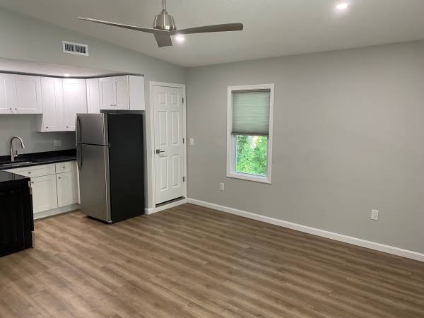 $1,650 / 1br - $1650. Apartamento de 1 dormitorio en East Bridgewater #7 (East Bridgewater)63655220195459121