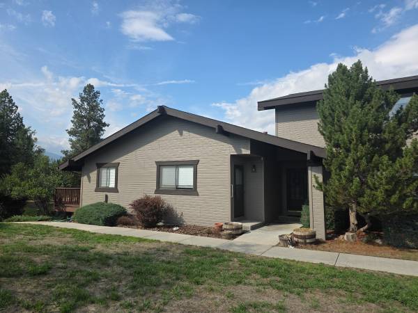 $1,800 / 2br - 1300ft2 - Condominio con vistas al estanque (1190 Pine Street #A, Hamilton, MT)63656994191107120