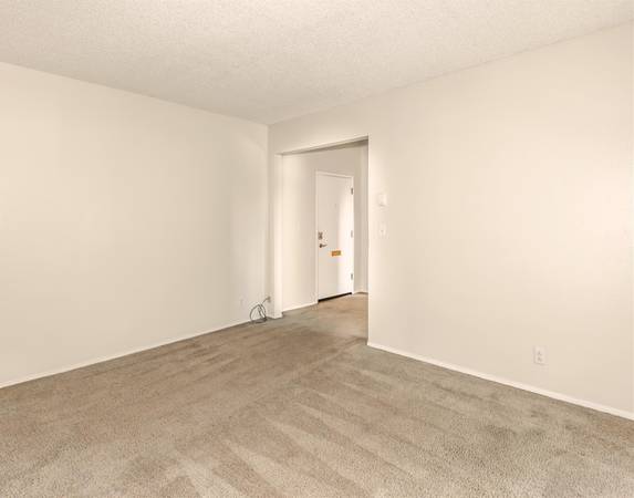$1,099 / 1br - Amplio 1 dormitorio - ¡1 dormitorio renovado disponible! - Ascensor en el lugar (Goose Hollow en la 14ª)63867269617281122