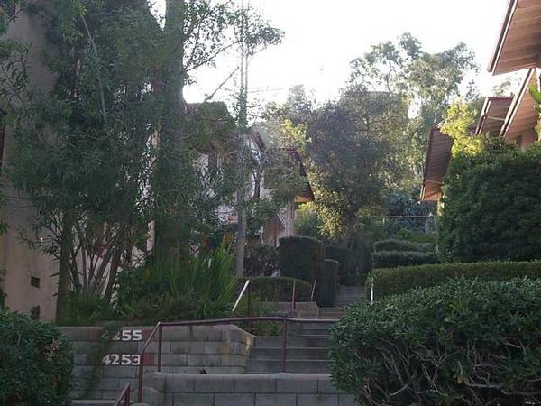 $2,209 / 1hab - 675ft2 - Armarios amplios, combinaciones de bañera/ducha, vista, armario para escobas (Los Ángeles C.A 90065)63863785749507120