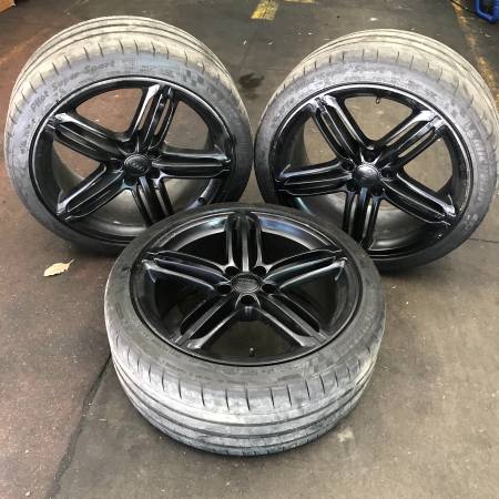 3 Audi Q7 Wheels with Michelin Pilot Tires 1
