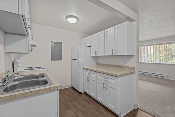 $1,200 / 1br - 650ft2 - Great Location, Great Price $1,200 1BR...$Specials! Apply online now! (Lakewood)63884889868291124