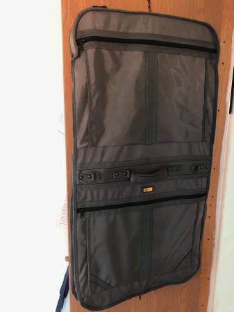 3 PIECE TRAVEL SET 1