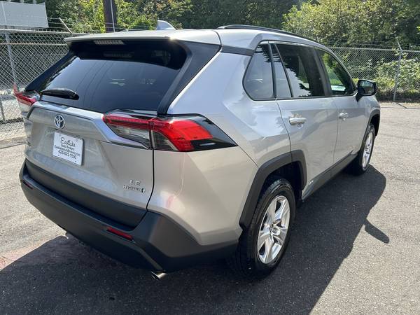 2019 Toyota Rav4 LE Híbrido 4WD --Título limpio, Ahorrador de gasolina, Automático-- - $21,995 (kirkland)63613982200963124