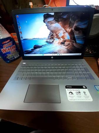 Hp laptop Intel Core I7 8th gen 256ssd 12gb 1.80ghz X8 Threads win 11 1