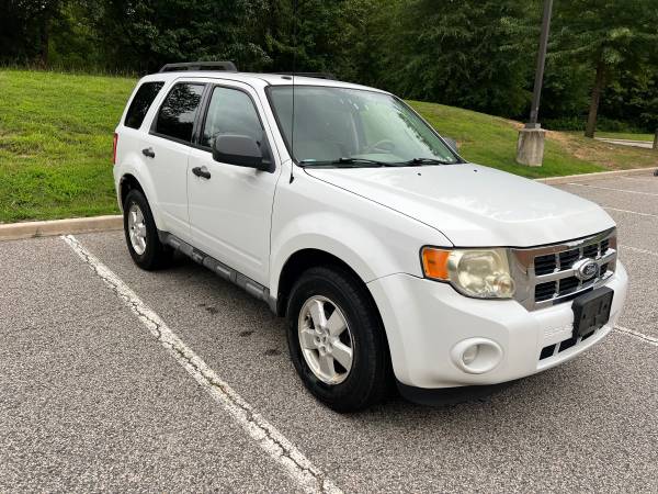 Ford Escape 2010 - $3.80063435261491843123