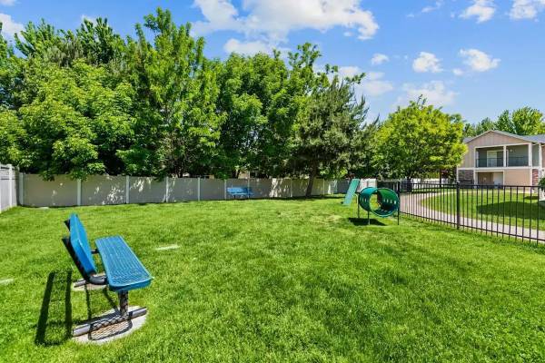 $1,475 / 1br - 730ft2 - Package Parcel Lockers, Picnic Areas, 24-Hour Access Gym (2552 W. Selway Rapids Lane)63794945576451123