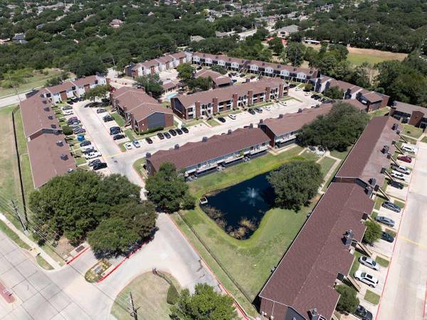 $1,581 / 2br - 1040ft2 - Chimenea de leña de un solo lado, aire acondicionado, lavavajillas (595 S Old Orchard Ln, Lewisville, TX)63867602192899120