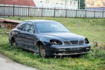 Junk vehicle 1