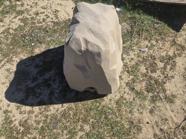Medium size plastic Rock 1