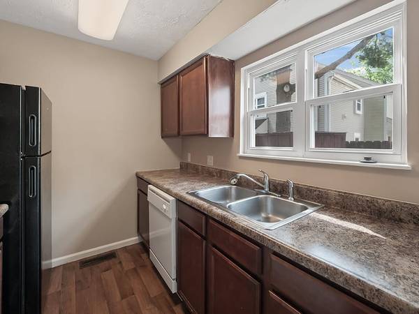 $1,203 / 2br - 1050ft2 - W/D Connections, High Speed Internet, Tanning Booth (McMillen Woods)63780465342211121