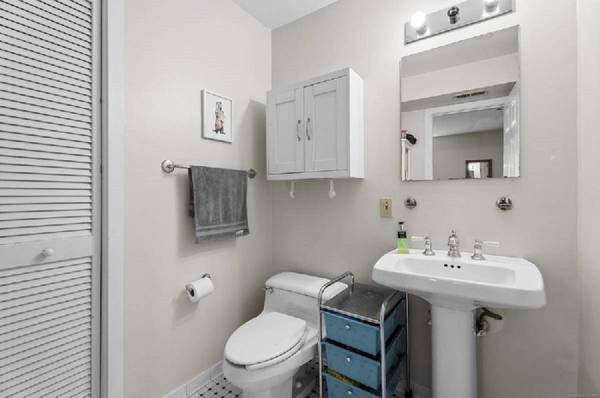 $500 / 1br - Renovated Private Room with Bath – Pet Owners Welcome 💖 (Bellevue, WA)63786803495553122