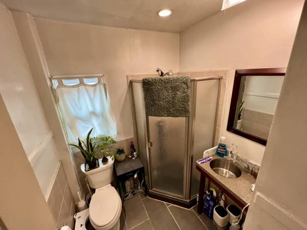 $2,300 / 2br - 740ft2 - Couples welcomed! --Sunny, hardwood floors, close to Telegraph (berkeley)63847324578945124