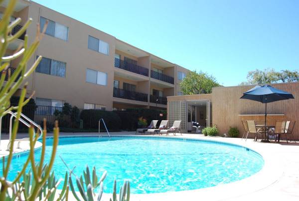 $2,075 / 1hab - 840ft2 - Edificio con control de alquiler, pisos de tablones inspirados en madera, Casa club (Chatsworth Ca ubicado en el norte, lado oeste de SF)63800304914817124