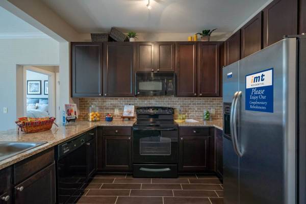 $1,780 / 1br - 1003ft2 - Pets Welcome! We accept indoor cats and dogs! Ask for details! (Franklin - North)63924811596930124
