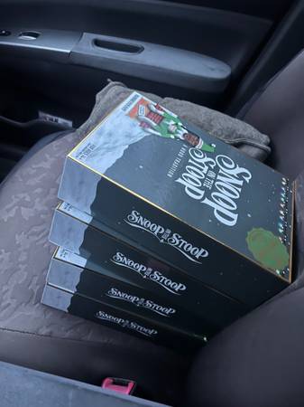 19 Snoop On The Stoop A Hood Tradition Green Plush Doll 2025 EDITION 1