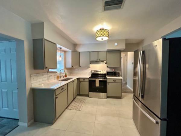 $2400.00 / 2br - 1235ft2 - Charming 2 Bed/2 Bath Home in St. Pete - $2400/mo64002492703873124