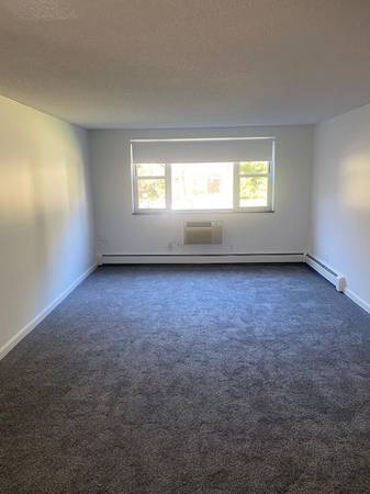 $2,650 / 2br - Large space inc. Heat, hot water, Parking.  New Wall to Wall Carpet! (Newton Lower Falls close to Wellesley)63797254230401122