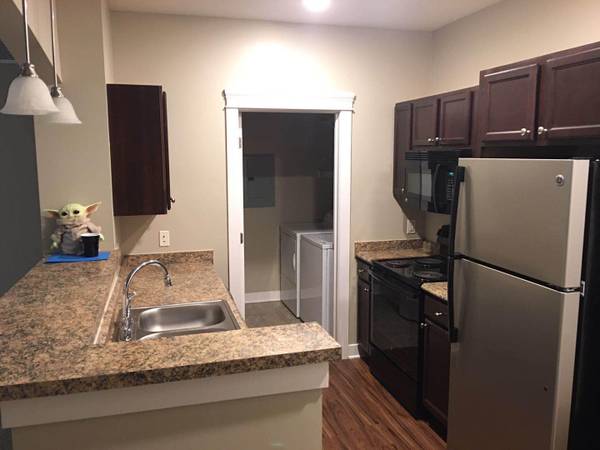 $1,200 / 2br - 921ft2 - Ivy Towns 2B2B Lease Transfer Discounted Negotiable (West Lafayette)63680156530307120