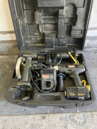 Craftsman 18 V Tool Set (12-30) 1