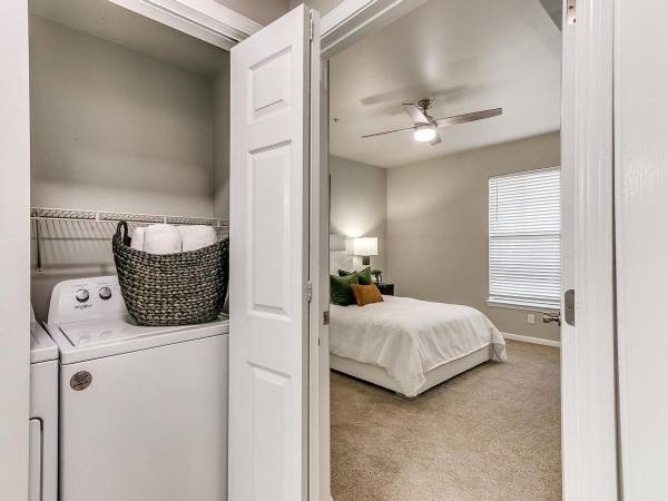 $1,629 / 3br - 1148ft2 - Fitness Center, Media Room, Picnic Area, Spacious Floor Plans63806118610305124