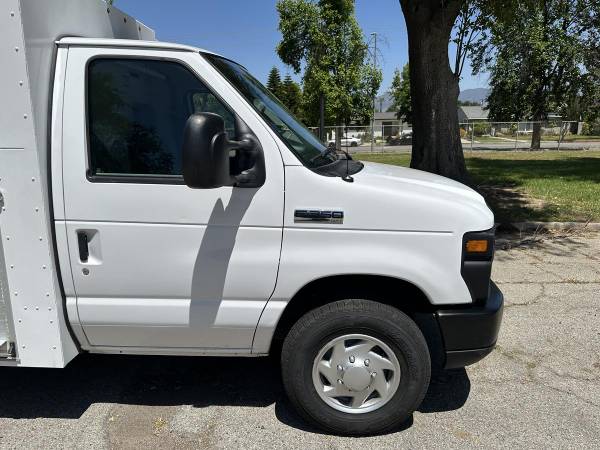 2016 Ford E-350 Econoline Fiber - Photo 12