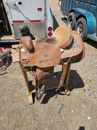 151/2 roping saddle 1